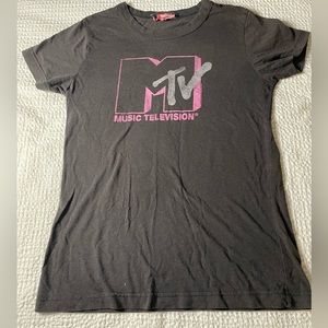 Vintage MTV baby style T approx 16” pit to pit. 👩🏽‍🎤